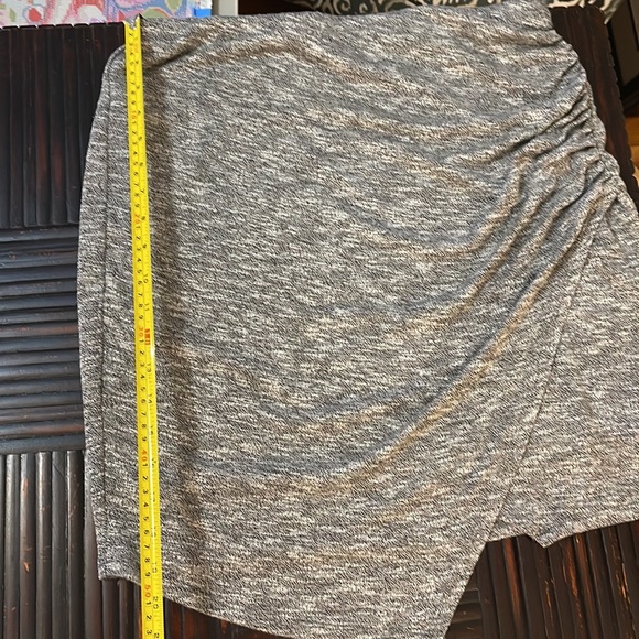 Gray faux wrap asymmetrical skirt with elastic waist, jersey material - Picture 9 of 10